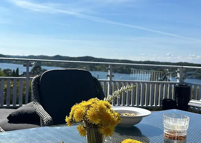 Feriehus Flott Sørlandshus Ved Sjøen Leies Ut